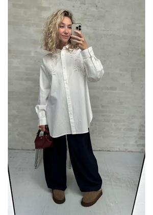 Loose skjorte with embroidery anglaise Hvid Stella Nova 